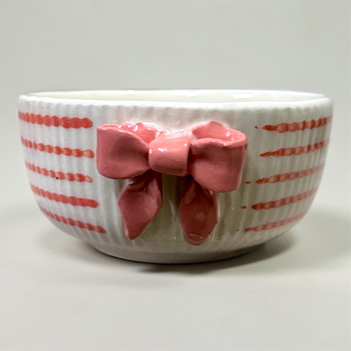 Blush Bow Bowl Textured (1 Piece)